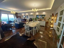 Kuşadası Soğucak,ta Güvenlikli Sitede Özel Havuzlu Villa