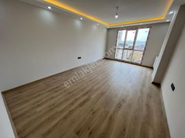 İmren Gayrimenkulden Satılık Cumhuriyet Mh. 2+1 100m2 Sıfır Lüks Yapım Göl Manzaralı