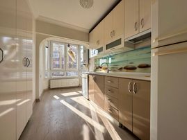 Pursaklar Mehmet Zengin Emlak'tan Merkezde 1.kat 3+1 Çarşı İçinde Yapılı Masrafsız Daire