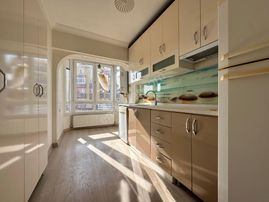 Pursaklar Mehmet Zengin Emlak'tan Merkezde 1.kat 3+1 Çarşı İçinde Yapılı Masrafsız Daire