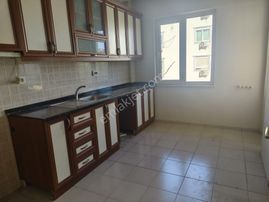 Kızıltoprak Tahtakale Yakını Geniş Kullanışlı Güney Cephe Arakat 3+1