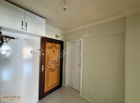 Bayraklı Sokak Satılık 3+1 Kiracısız Hemen Taşınılabilir