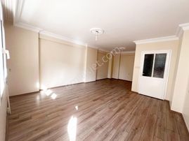 Huzurevlerinde_3+1_kapalı_mutfak_metroya_yakın_geniş_düşük_katlı