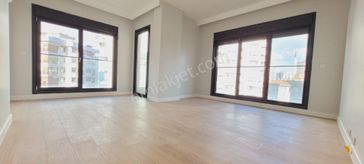 Boş .... Feneryolu Mah.de Sıfır Balkonlu E.banyolu 2+1 Daire