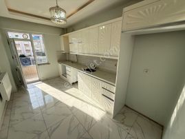 Ertuğrulgazi Mah Opet Petrol Yakınında 2+1 Kiralık Ara Kat Daire