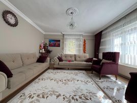 Pursaklar Mehmet Zengin Emlak'tan Merkezde 1.kot 2+1 Yapılı Masrafsız Daire