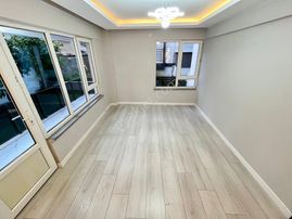 Akçay Sezgin Emlaktan Bahçe Kullanımlı Masrafsız Satılık 2+1 Daire