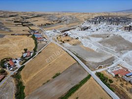 Oğuzlar'dan__ Yeni Peçenek'te 7380m2 Tek Tapu Yatırımlık Tarla