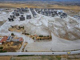 Oğuzlar'dan__ Yeni Peçenek'te 7380m2 Tek Tapu Yatırımlık Tarla
