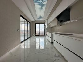 Pursaklar Mehmet Zengin Emlak'tan Kapalı Otoparklı 6.kat 4+1 Teras Balkonlu Sitede Daire