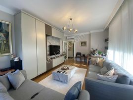 Turyap'tan Bostancı'da Caddeye Yakın Nezih Konumda Balkonlu 2+1