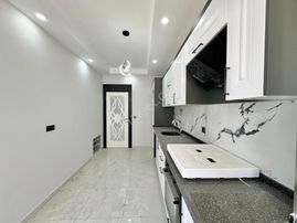 ⭐ay Emlak'tan⭐akçay'da Ön Cephe Arakat Kapalı Otoparklı Ebeveyn Banyolu Satılık 2+1 Lüks Daire