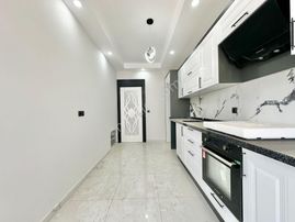 ⭐ay Emlak'tan⭐akçay'da Ön Cephe Arakat Kapalı Otoparklı Ebeveyn Banyolu Satılık 2+1 Lüks Daire