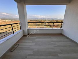 Kaliteli Manzaralı Ferah Geniş 1+1 Satılık Eşsiz Daire