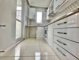 ꧁ay Emlak'tan꧂akçay'da Arakat Ayrı Mutfaklı Geniş Kapalı Balkonlu Arakat Satılık 2+1 Geniş Daire