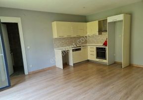 Sarıyer Zekeriyaköy Siteler Bölgesi Satlik 1+1 Daire