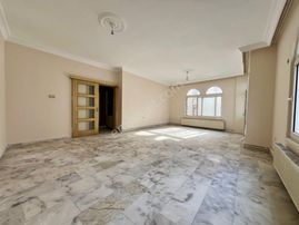 Arve'den Palmiye Mah'de D.gazlı Bağ. Mutfak Sahile Yakın Geniş Daire