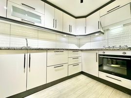 ꧁akçay Ay Emlaktan꧂ Denize Sadece 100 M Müstakil Tadında Bahçe Kullanımlı Satılık 2+1 Daire