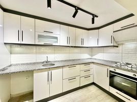 ꧁akçay Ay Emlaktan꧂ Denize Sadece 100 M Müstakil Tadında Bahçe Kullanımlı Satılık 2+1 Daire