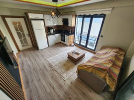 ⭐ay Emlaktan⭐akçayda Denize 100 M Doğalgazlı Arakat Kapalı Balkonlu Şık Tasarımlı Satılık 1+1 Daire