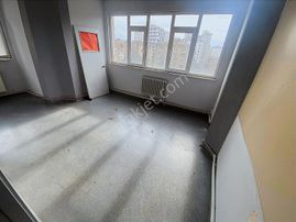 Kozyatağı Bayar Caddesi Üzerinde Kiralık 370 M2 Ofis Katı