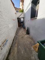 Akinitadan Çarşı Merkezde Tadilatlı Müstakil Ev