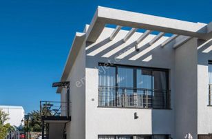 Bitez'de Site İçi, Eşyalı Satılık Daire