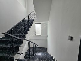 Yerden Isıtmalı Adnan Menderes Caddesi Cepheli Ofis Olarakta Kullanılabilir