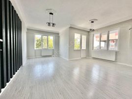 ꧁ay Emlaktan꧂akçay'da Kombili Çay Manzaralı Ön Cephe Arakat Mimari Tasarım Satılık 3+1 Lüks Daire