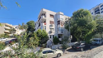 Kuşadası Marinada Kordona Yakın Doğalgazlı Daire