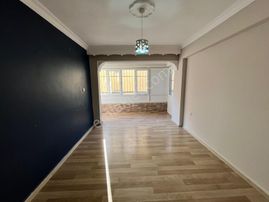 Didim Merkez'de 2+1 Ayrı Mutfaklı Geniş Ara Kat Daire