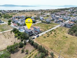 Mordoğan Merkez'de Emsalsiz Lokasyonda Tam Müstakil Lüks Villa