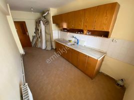 Sanatoryum Eğitim Araştırma Yakını Üst Kat 3+1 Satılık Daire