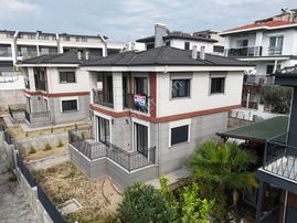 Kuşadası Kadınlar Denizi'nde Özel Havuzlu, Müstakil Yaşam2 Adet Müstakil Villa