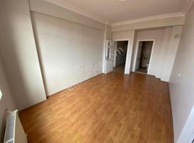 Çırağan Emlak'tan Sakarya 1 Caddesi Üzerinde Kombili 3+1 Daire