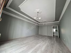 Hak Emlak'tan Tam Merkezi Konumda Cedidiye Mah Satılık 3+1 Daire