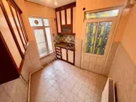 Yükselden Edremitin Göbeğinde Kaçmaz Fırsat Ayrı Mutfak 2+1 Satılık Daire