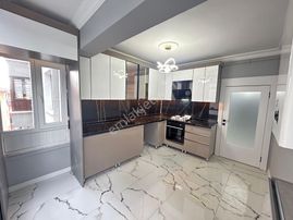 Taner'den Dikmen İlker 1 Cad. Yakını 3+1 Lüks Yapılı 2.kat Ön