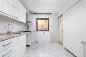 Remax Advantage'den Sabah Yıldızı Sıtesınde Kıralık 2+1 Daıre