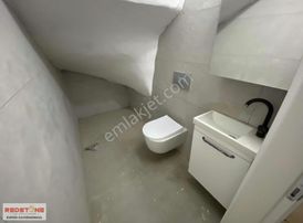 Karasu'da Aziziye'de Geniş Teraslı Verandalı Tripleks Villa