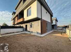 İg'den Şehir Manzaralı Müstakil Bahçeli Havuzlu 3+1 Lüx Villa***