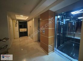 Remax Palm'den Mezitli'de Site İçerisinde Satılık 4+1 Daire