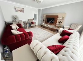 Eksen'den Protokole Yakın 3+1 Ara Katta Ebeveyn Banyolu Daire