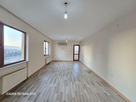 Cadde Seyran'dan Kiralık 3+1 145 M2 Arakat Sarı Toki (memura)