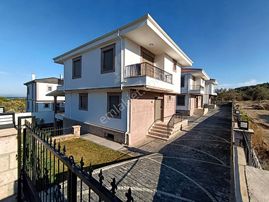 Taş Emlak'tan Cundada Deniz Manzaralı Tripleks Villalar