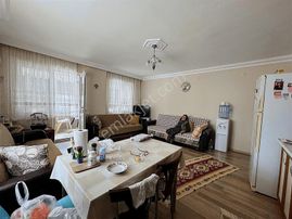 Sarımsaklı'da Çarşı İçinde Eşyalı 2+1 Satılık Daire