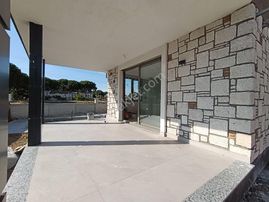 Taş Emlak'tan Plaja Yakın Site İçinde Sıfır Villa