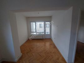 Asyapıdan 2+1 90m2 Aileye-bekara Sokullu Caddesinde Kombili