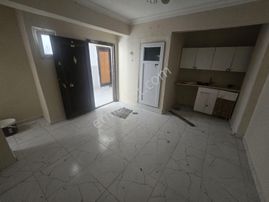 Mimar Emlak'tan Mehmet Akifte 6m² Hisseli 1+1 Bahçe Kat