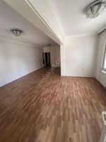 Bilge Emlaktan Bahçelievlerde Satlık 2+1 Da